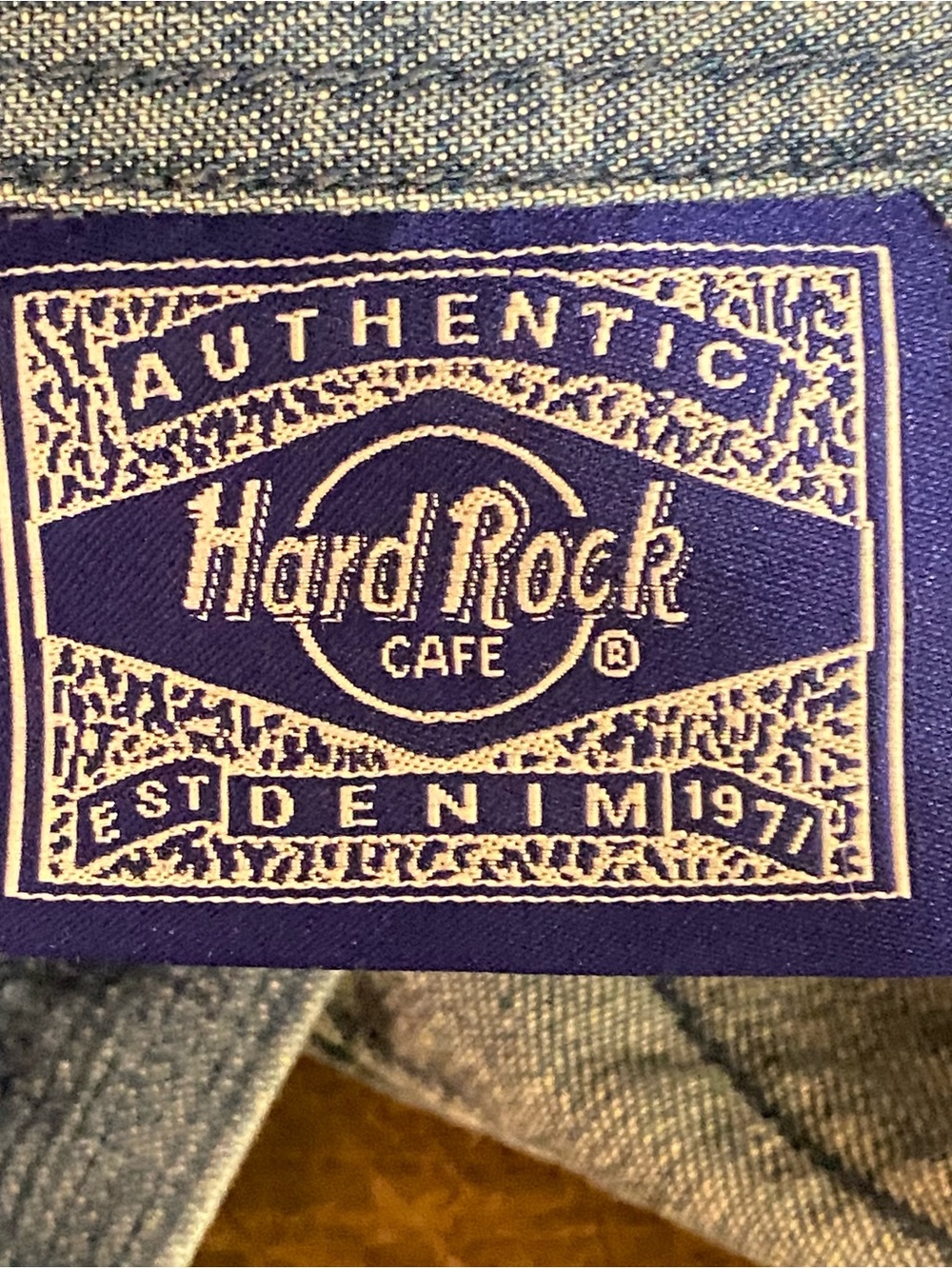 Vtg Hard Rock Cafe Denim Button-Down Shirt Baltimore Embroidered Logos Cotton M - Picture 5 of 6